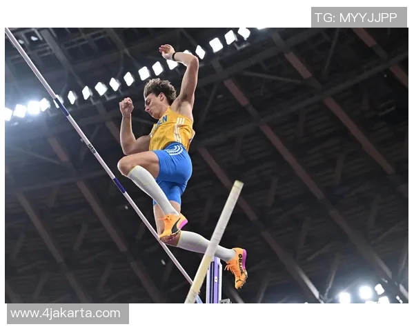 奥运会田径项目世界纪录突破与选手巅峰表现的历史回顾与分析